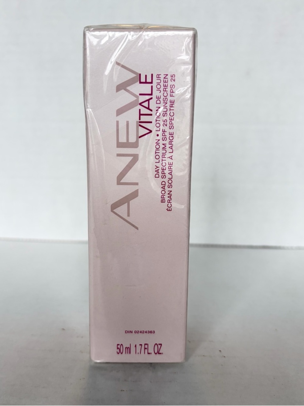 NIB Discontinued Avon Anew Vitale Day Lotion 1.7 oz SPF 25 Moisturizer Face - Picture 2 of 10